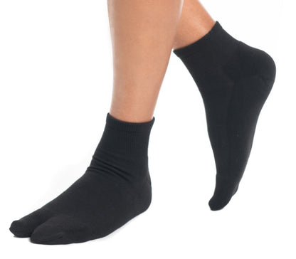 V-Toe Athletic Split-Toe Tabi Socks Thicker Mini Quarter Crew in Black, White or Gray